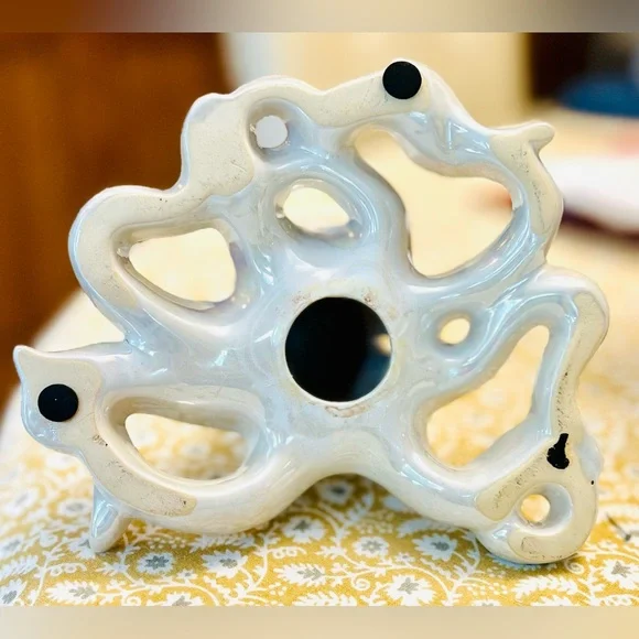 🐙 Help Give Albert the Octopus a New Home! Ceramic Iridescent Octopus, 6”x 6” 🐙 - Picture 4 of 7